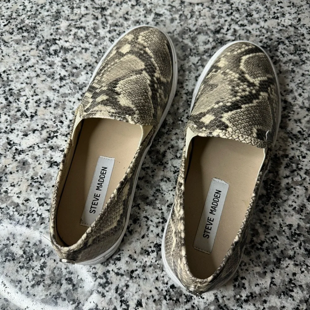Steve Madden | Symba Reptile Print Platform Sneakers Size 7
